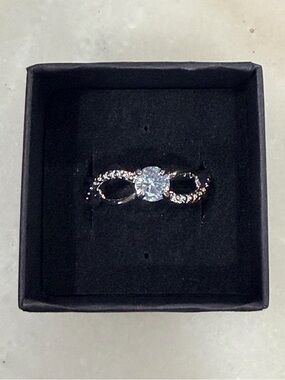 Artisan Silver Clear Stone Infinity Ring Size 9.75